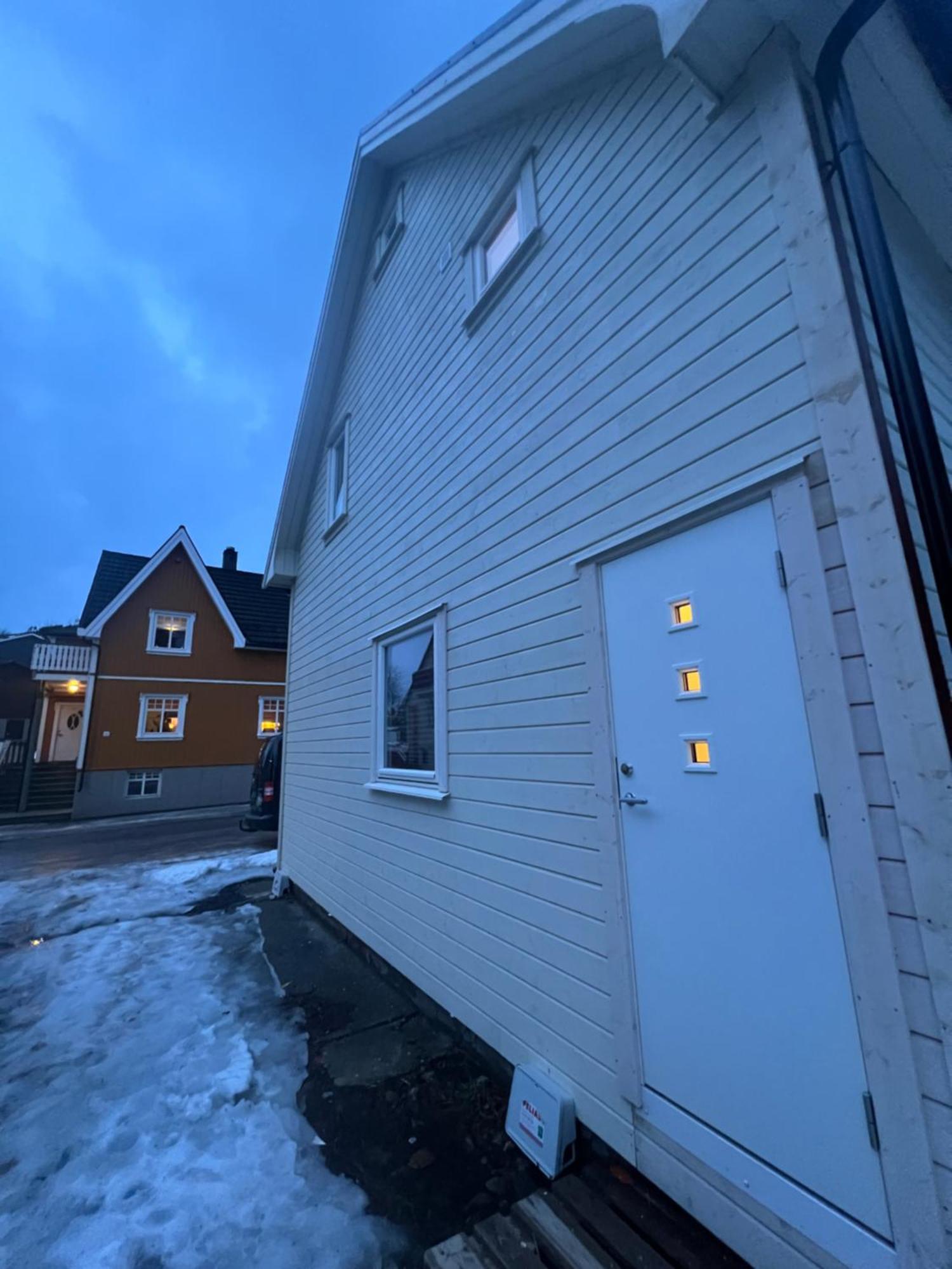 Central Apartment In Svolvær Extérieur photo